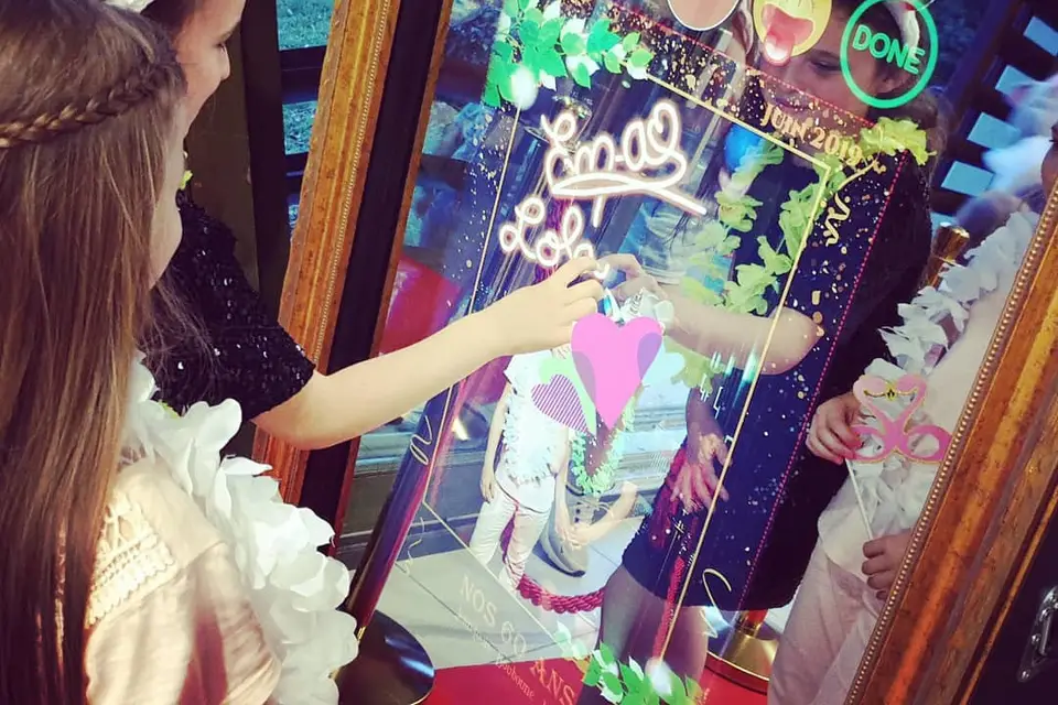 EvoMotion - Miroir Photobooth — photo 7