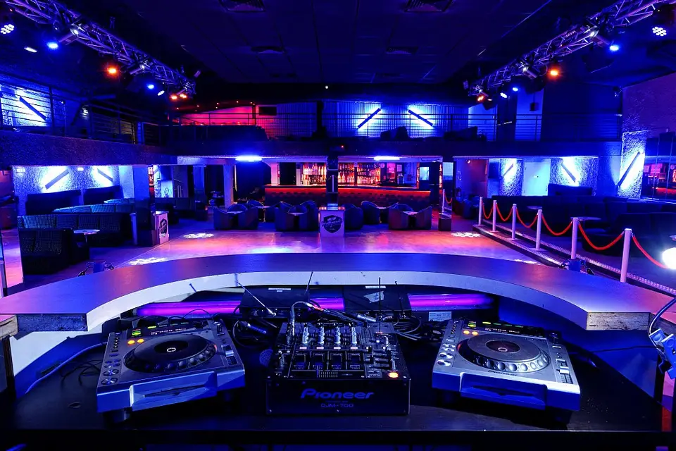 New Hollywood — photo 1