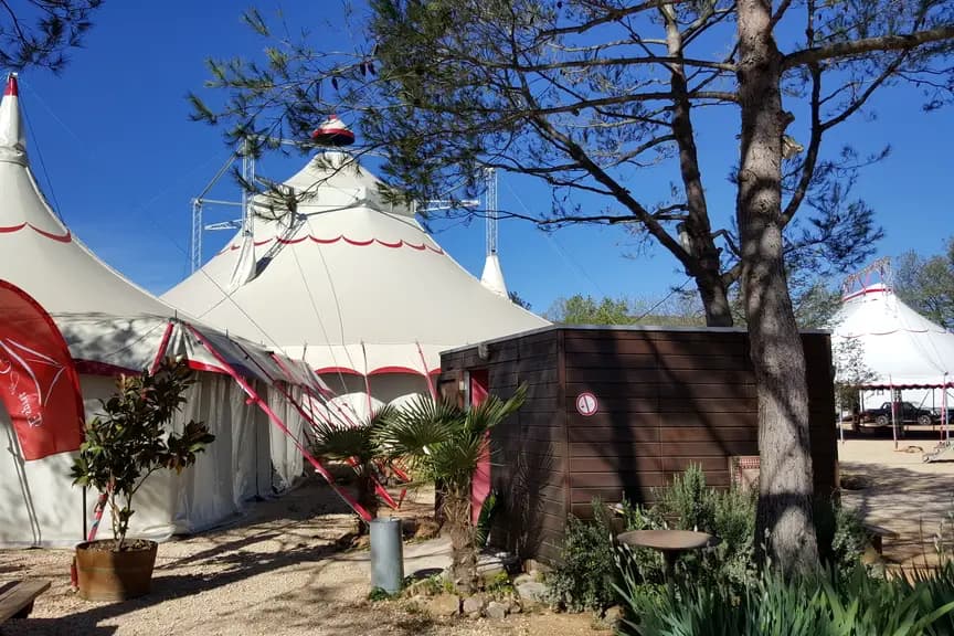 Chapiteaux de Provence — photo 1