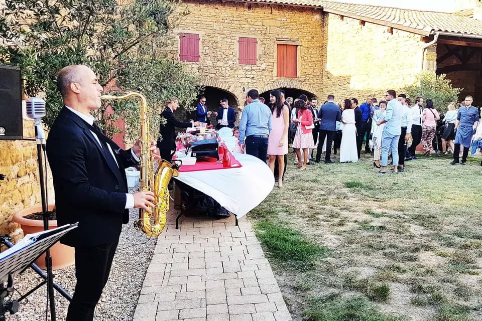 Dom DJ-Saxophoniste-Chanteur — photo 8