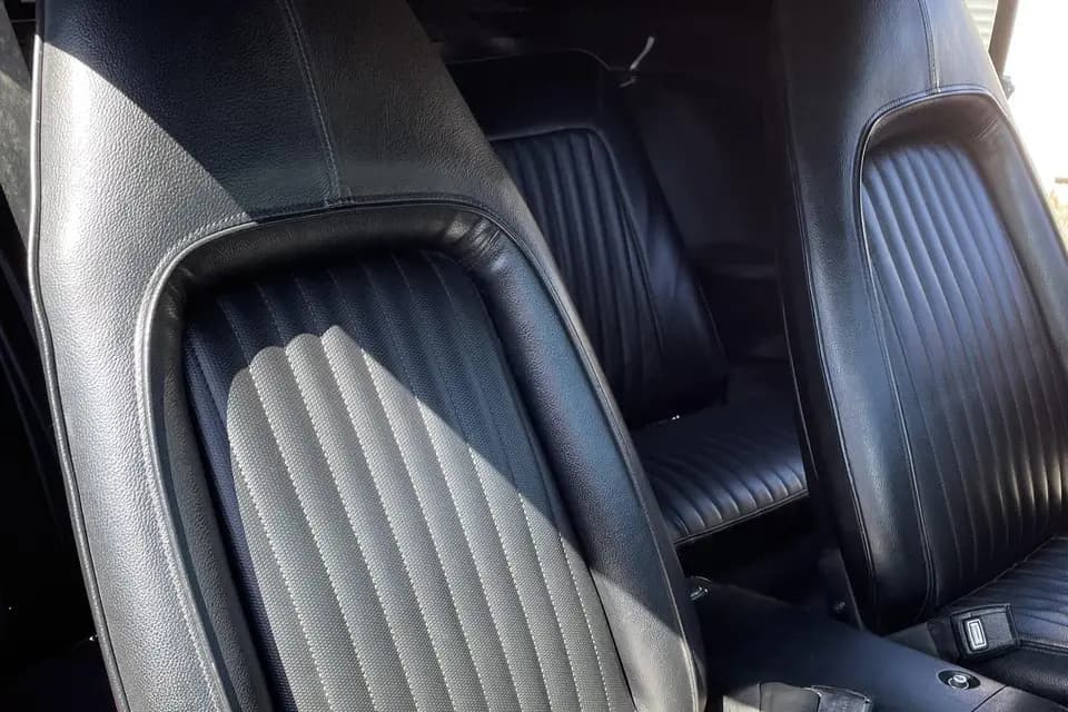 Stack Vintage Car — photo 2