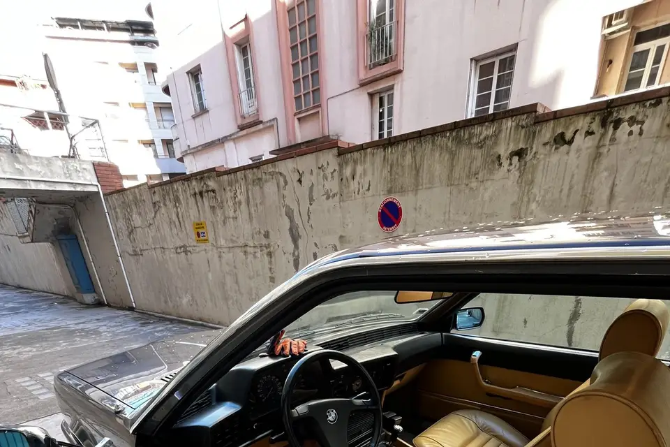 Aston Martin Prestige & BMW classic Cars — photo 2