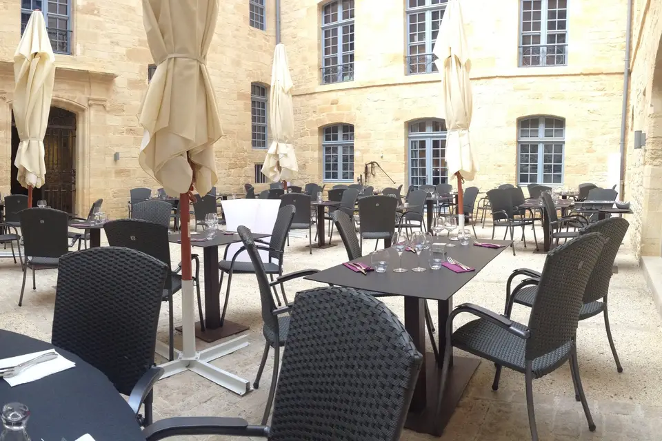 Hôtel Dieu — photo 1