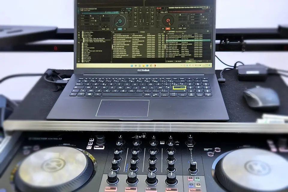 Ben Larsen — photo 7