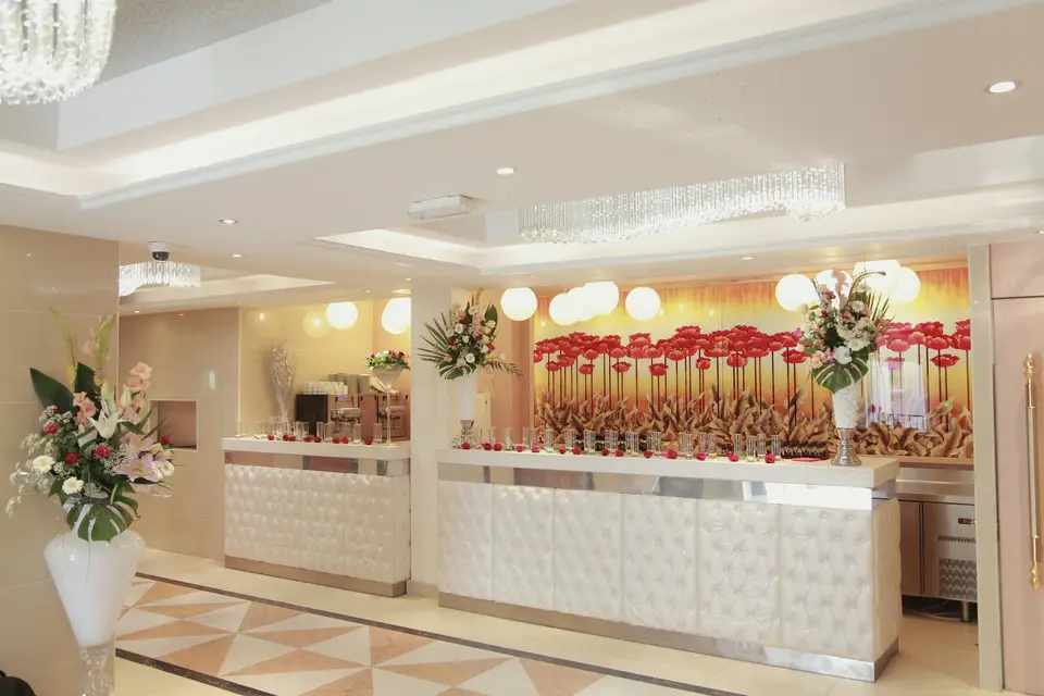 Royal Plaza — photo 9