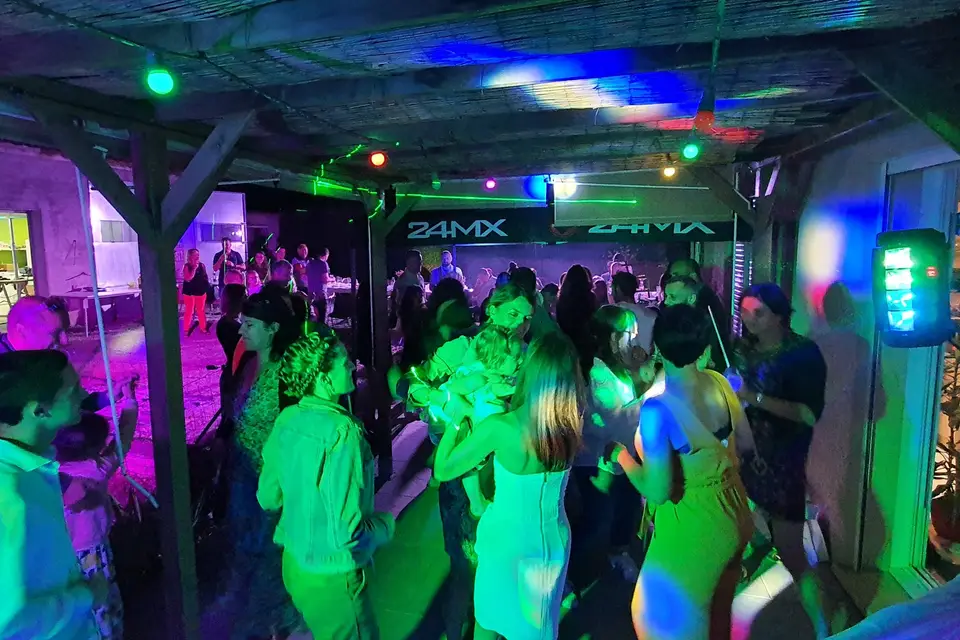 DJ Rapha Discomobile — photo 4