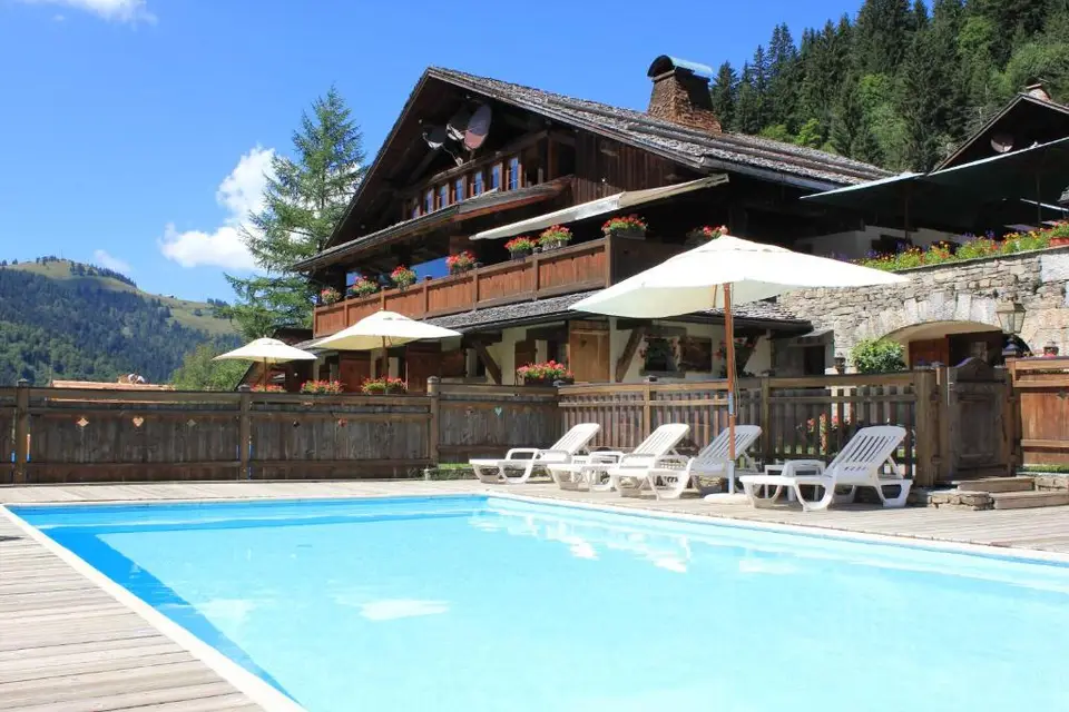 La Serraz — photo 1