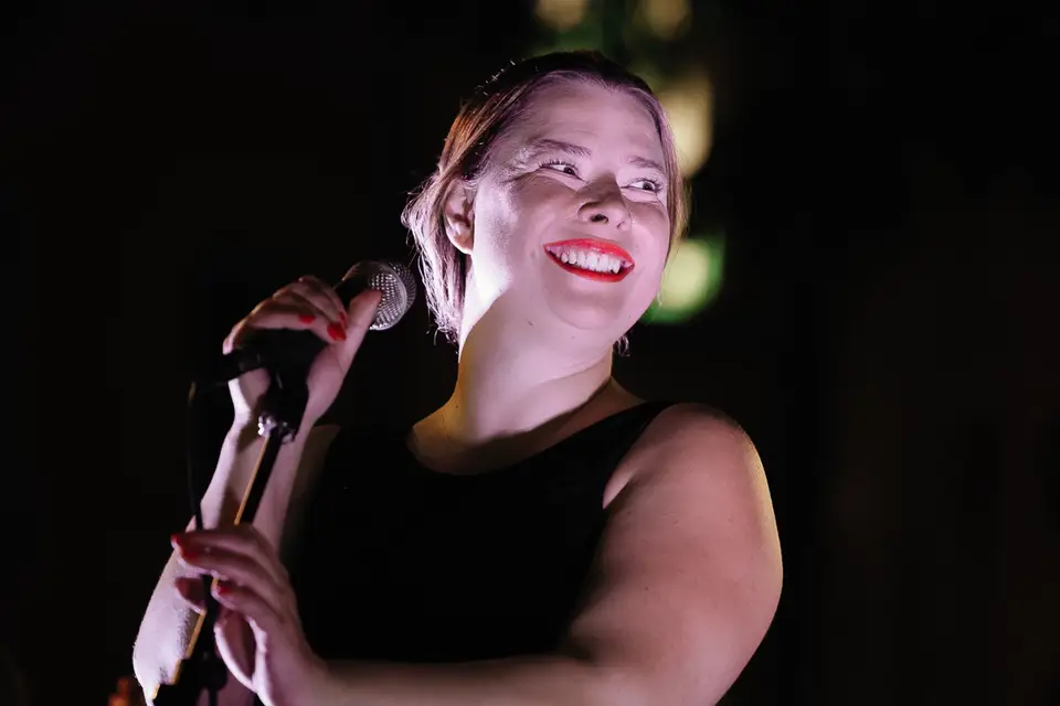 Laura Mauger — photo 8