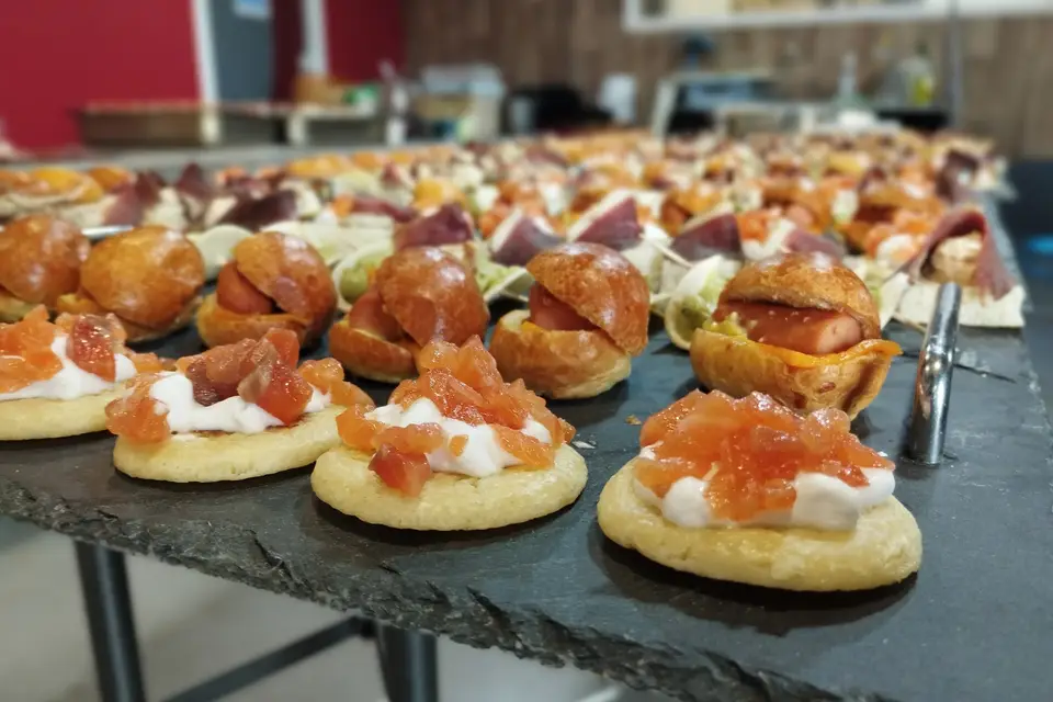 Island Caterer — photo 6