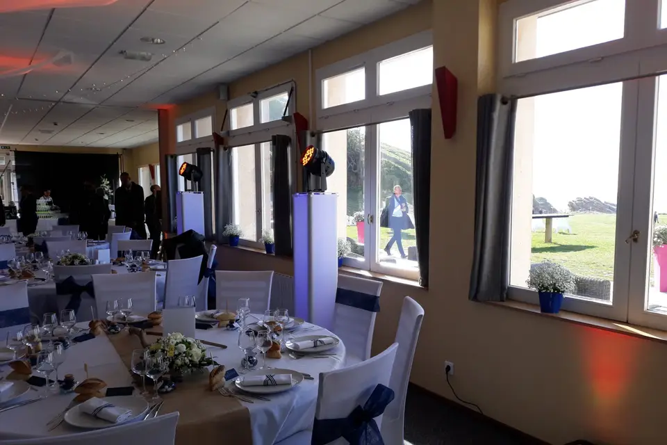 Roz Armor — photo 4