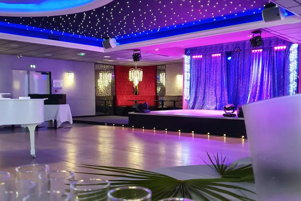 Cabaret Club — photo 7