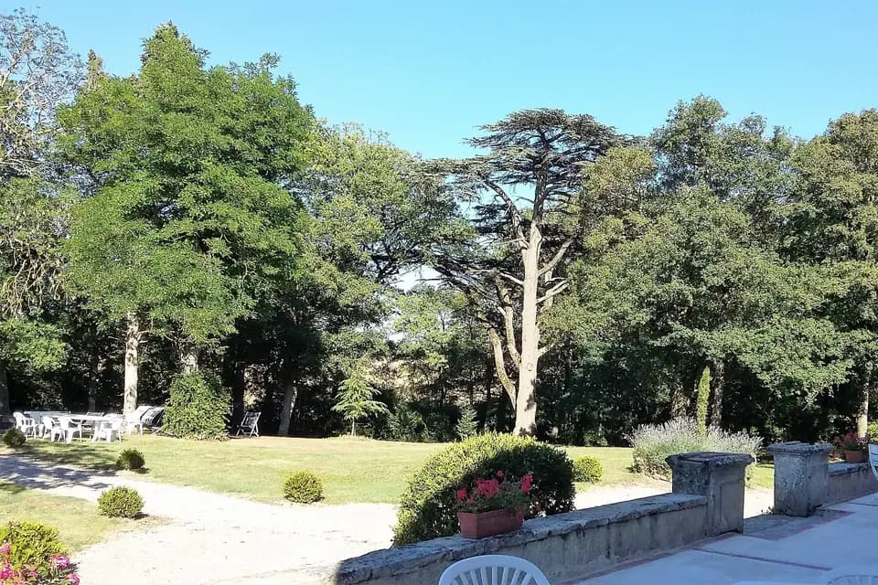 Château de Saint Jean des Plats — photo 1