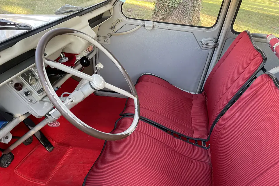 Madame Deuche — photo 2