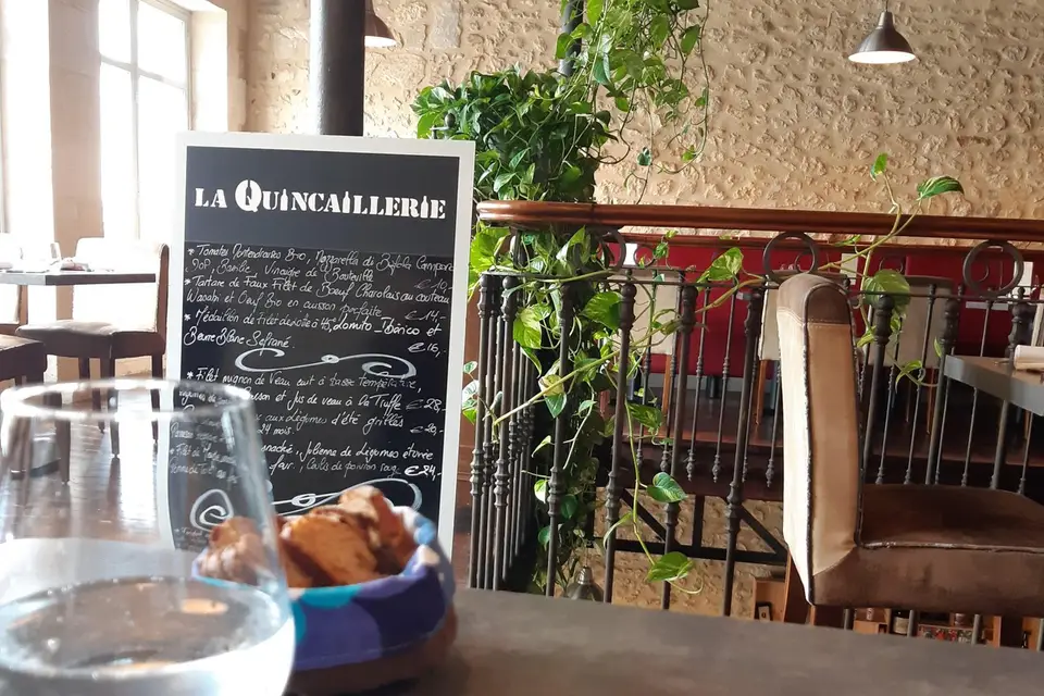 Restaurant Cave La Quincaillerie — photo 3