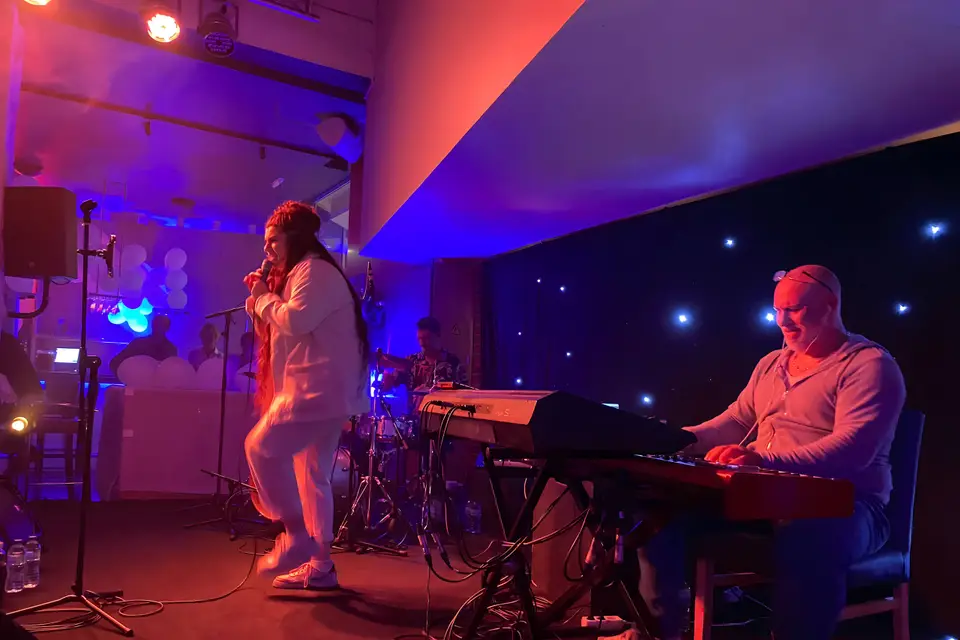 Alex and Sandra event’s group — photo 5