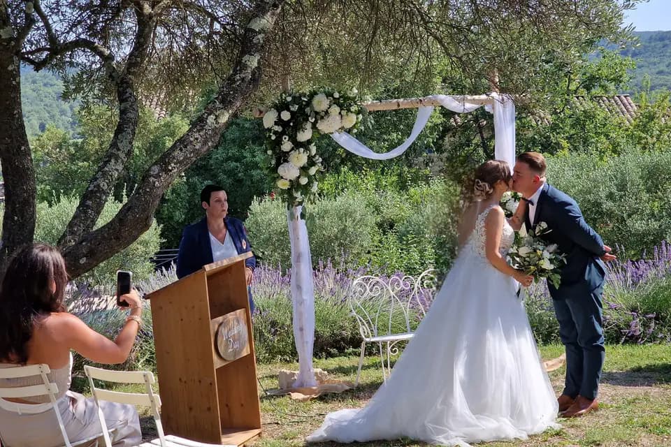 Amandine M - Officiante de Cérémonie Laïque — photo 4