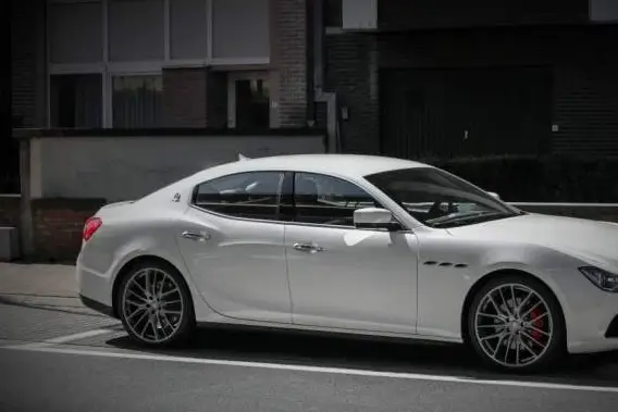 Grenoble Limousine — photo 6