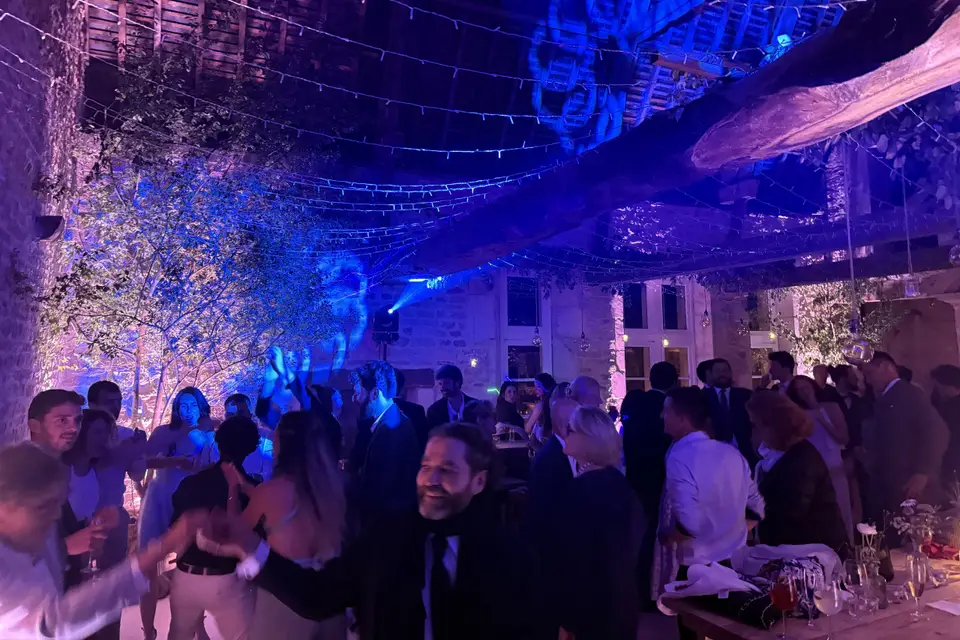 DJ Barn's — photo 1