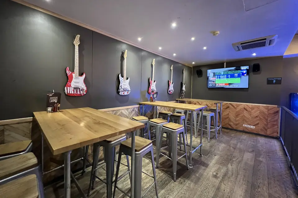 Belushi’s — photo 7