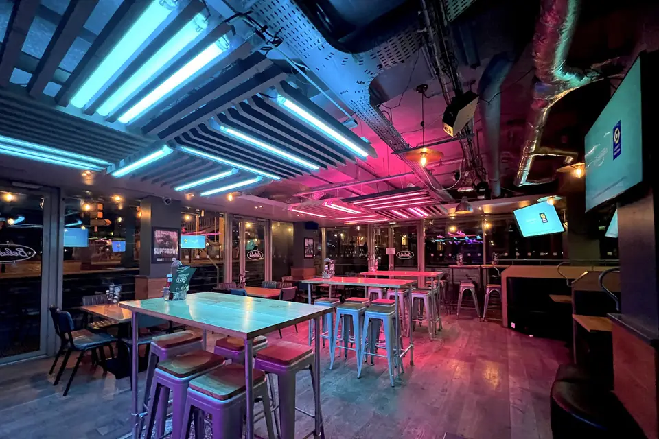 Belushi’s — photo 6