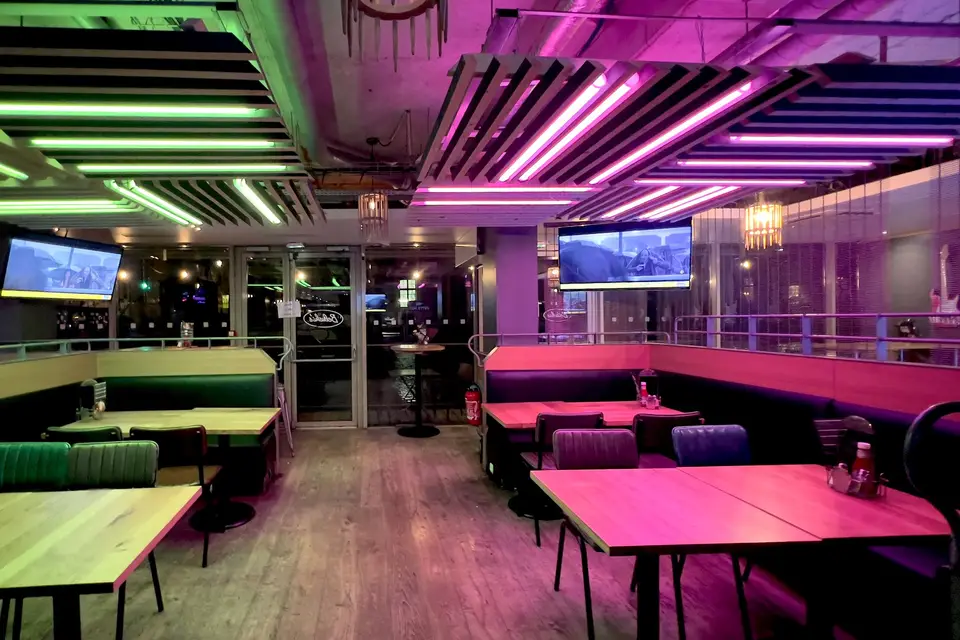 Belushi’s — photo 2