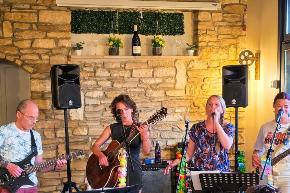 Azimut 95 — photo 8