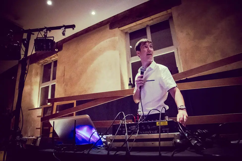 Chanteur de Variété - Alex Delucy — photo 1