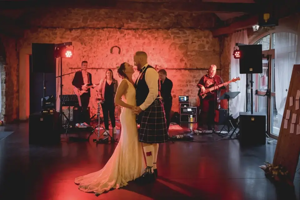 One More Kiss — photo 3