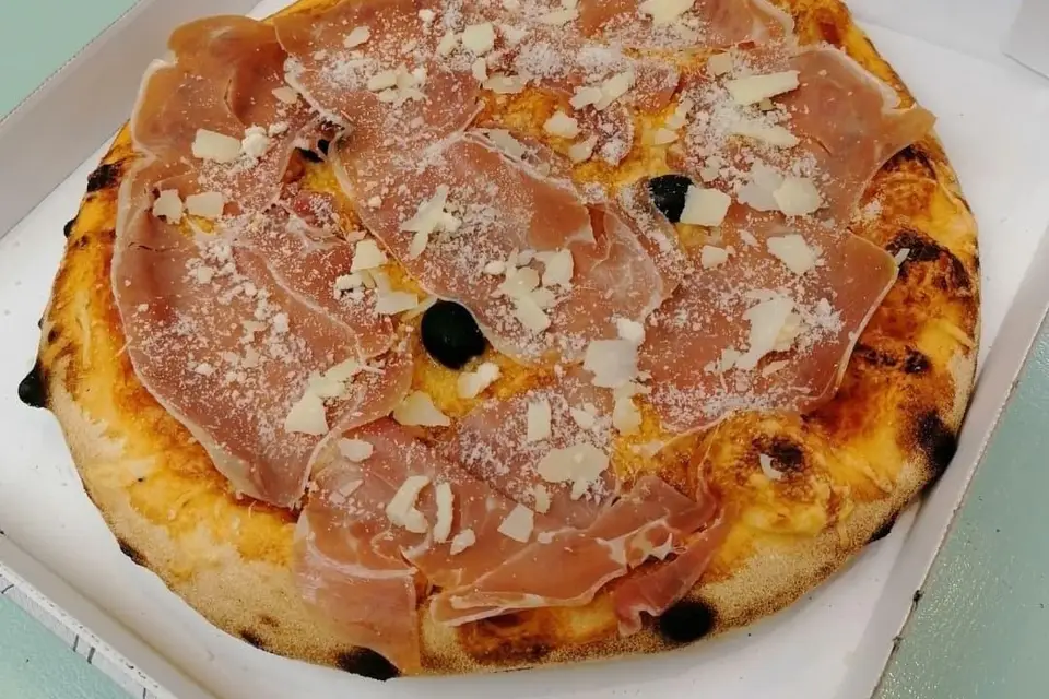 Pizza Della Famiglia — photo 1