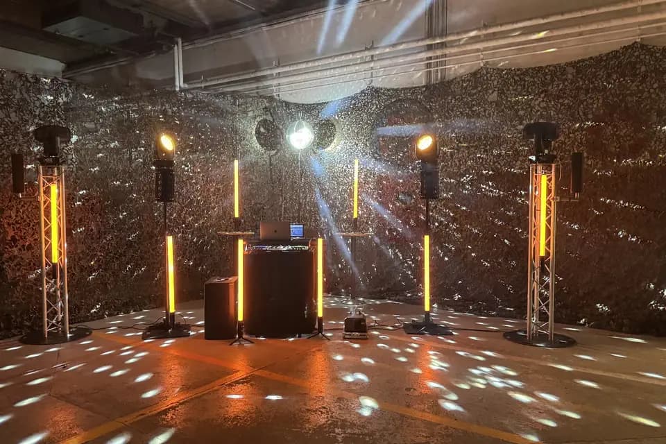 Music & Light Entertainment — photo 1