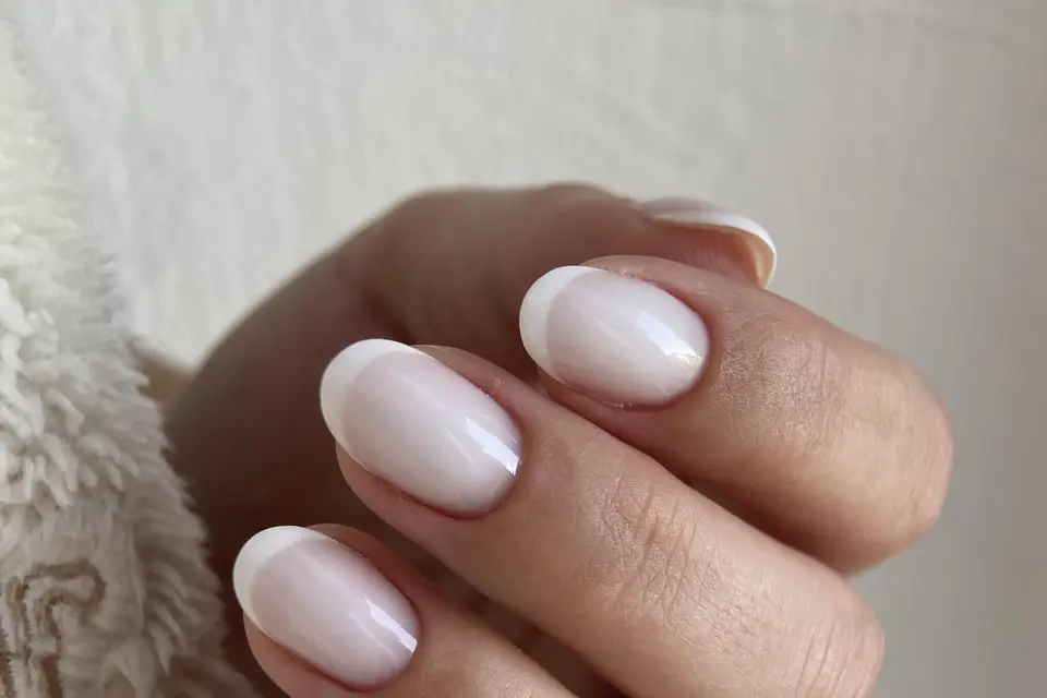 Mimosa Ongles - Manucure Russe