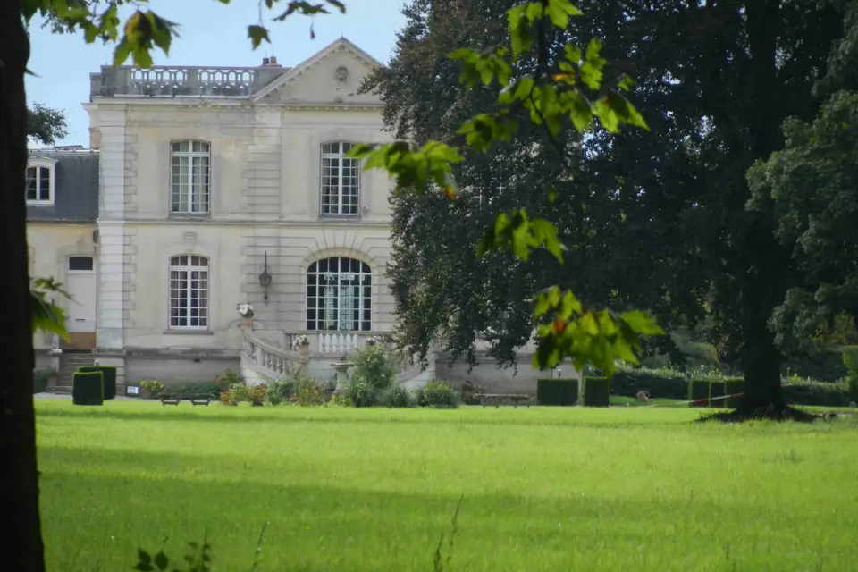 Chateau Bouret — photo 1