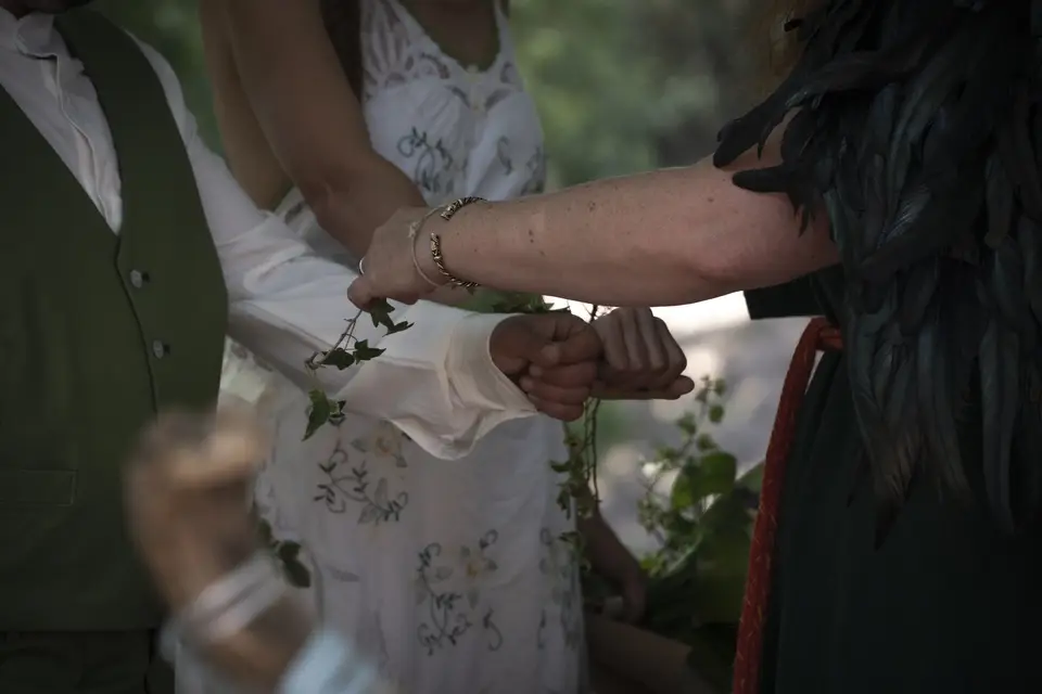Natural Handfasting — photo 3
