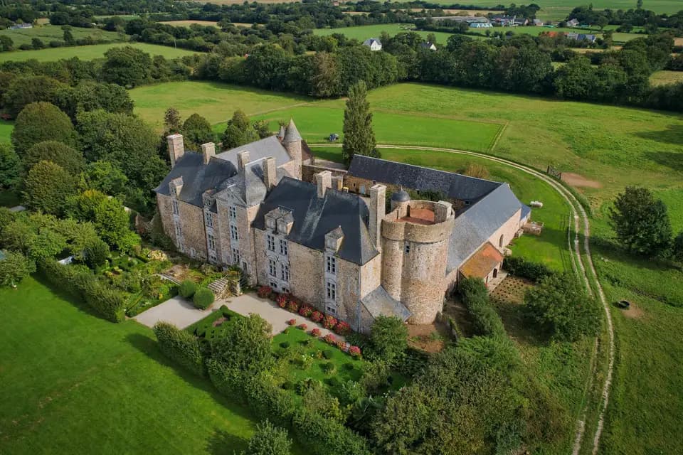 Château de Crosville sur Douve