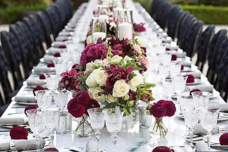 Tables et Fleurs d'un Jour